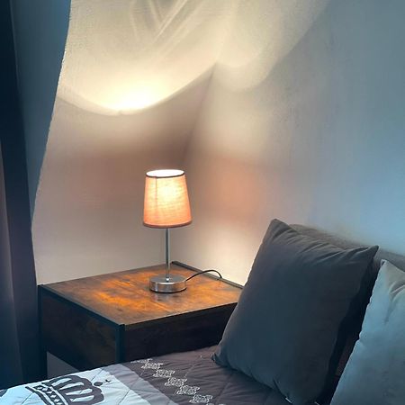 City Apartment, Ferienwohnung 3 Zkdb, Balkon, Dachgeschoss, Naehe Duesseldorf Krefeld Eksteriør bilde