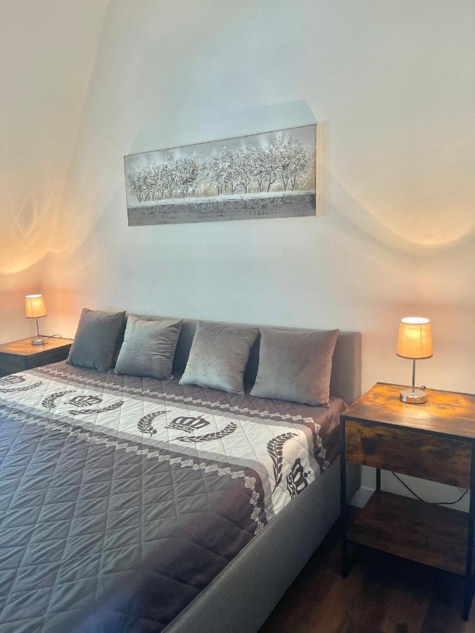 City Apartment, Ferienwohnung 3 Zkdb, Balkon, Dachgeschoss, Naehe Duesseldorf Krefeld Eksteriør bilde